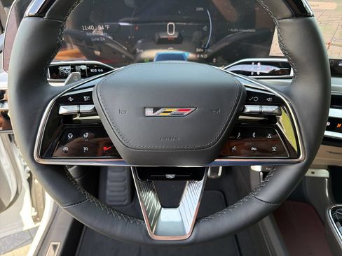 New 2026 Cadillac Lyriq V w/ Exterior Carbon Fiber Package AWD/4WD image 27