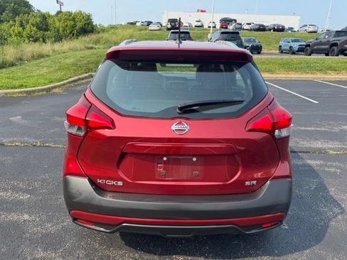 Used 2019 Nissan Kicks SR w/ SR Premium Package FWD image 4