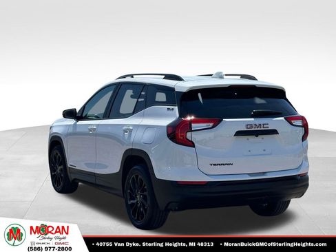 Certified 2023 GMC Terrain SLE w/ Driver Convenience Package FWD image 3