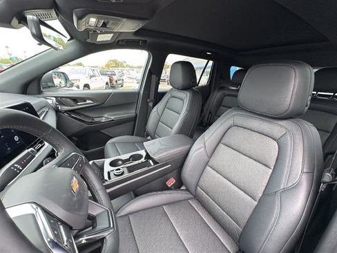 New 2026 Chevrolet Equinox LT w/ Convenience Package II FWD image 13