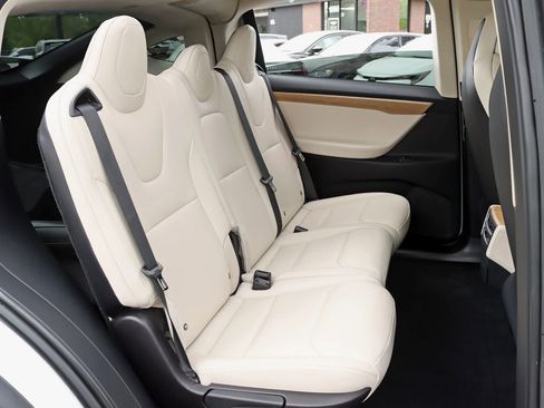 Used 2018 Tesla Model X 100D AWD/4WD image 31