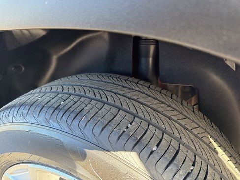 Used 2025 Chevrolet Trax LS w/ LS Convenience Package image 29