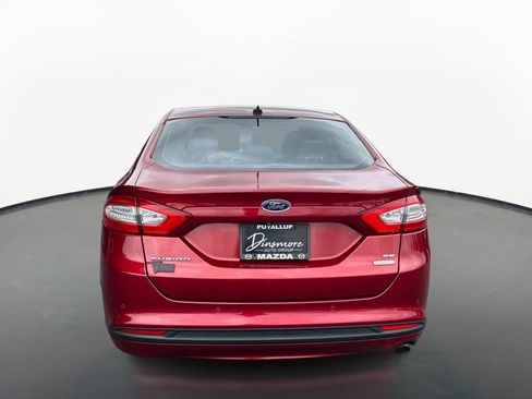 Used 2015 Ford Fusion SE FWD image 4
