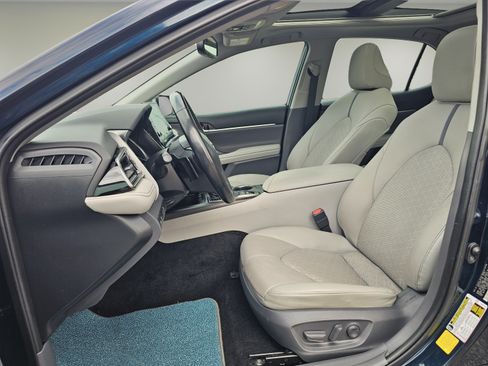 Used 2021 Toyota Camry XSE FWD image 10