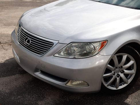 Used 2008 Lexus LS 460 image 28