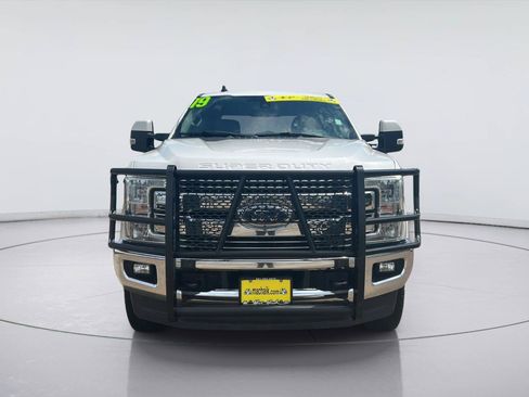 Used 2019 Ford F250 Lariat w/ Lariat Ultimate Package AWD/4WD image 2