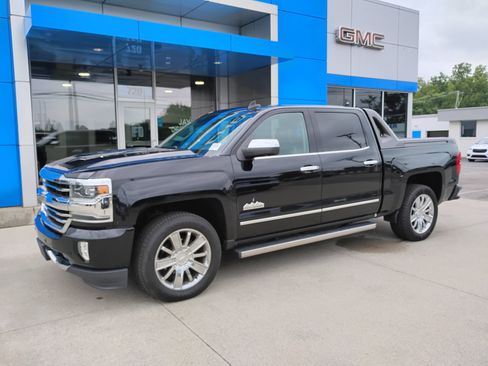 Used 2017 Chevrolet Silverado 1500 High Country w/ High Desert Package AWD/4WD image 12