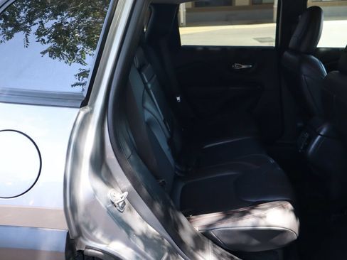 Used 2015 Jeep Cherokee Trailhawk w/ Trailer Tow Group AWD/4WD image 21