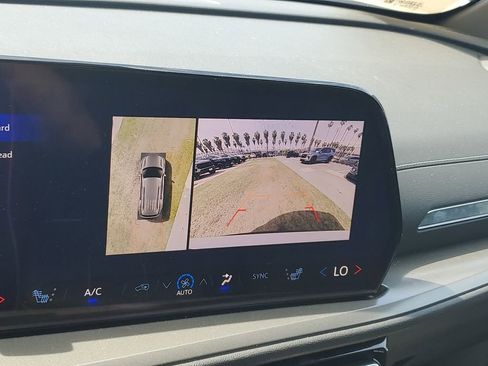 Used 2026 Chevrolet Traverse LT w/ Driver Confidence Package FWD image 26