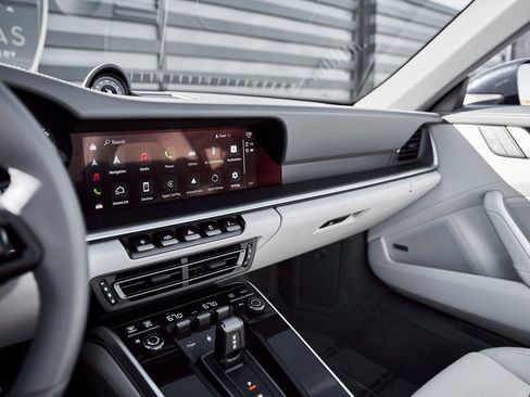 Used 2022 Porsche 911 Turbo S image 60