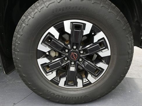 Used 2023 Nissan Frontier PRO-4X w/ Tow Package AWD/4WD image 6