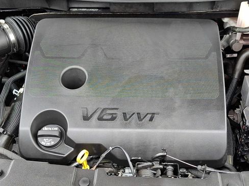 Used 2024 Chevrolet Traverse RS AWD/4WD image 35