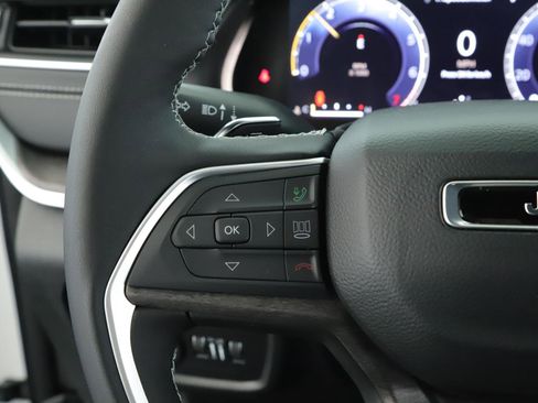 New 2025 Jeep Grand Cherokee Limited image 9