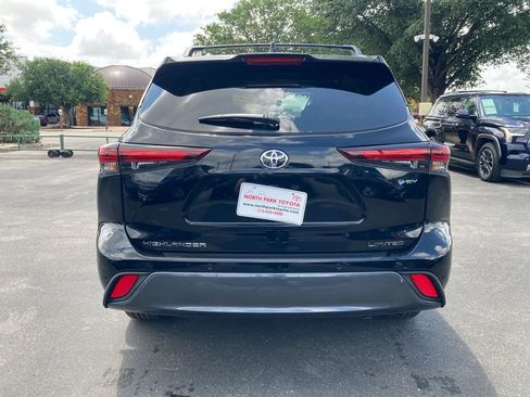 New 2026 Toyota Highlander Limited AWD/4WD image 6