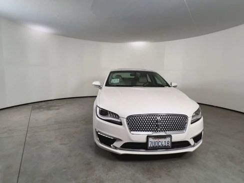 Used 2017 Lincoln MKZ Reserve FWD image 3