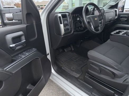 Used 2018 Chevrolet Silverado 1500 LT image 30