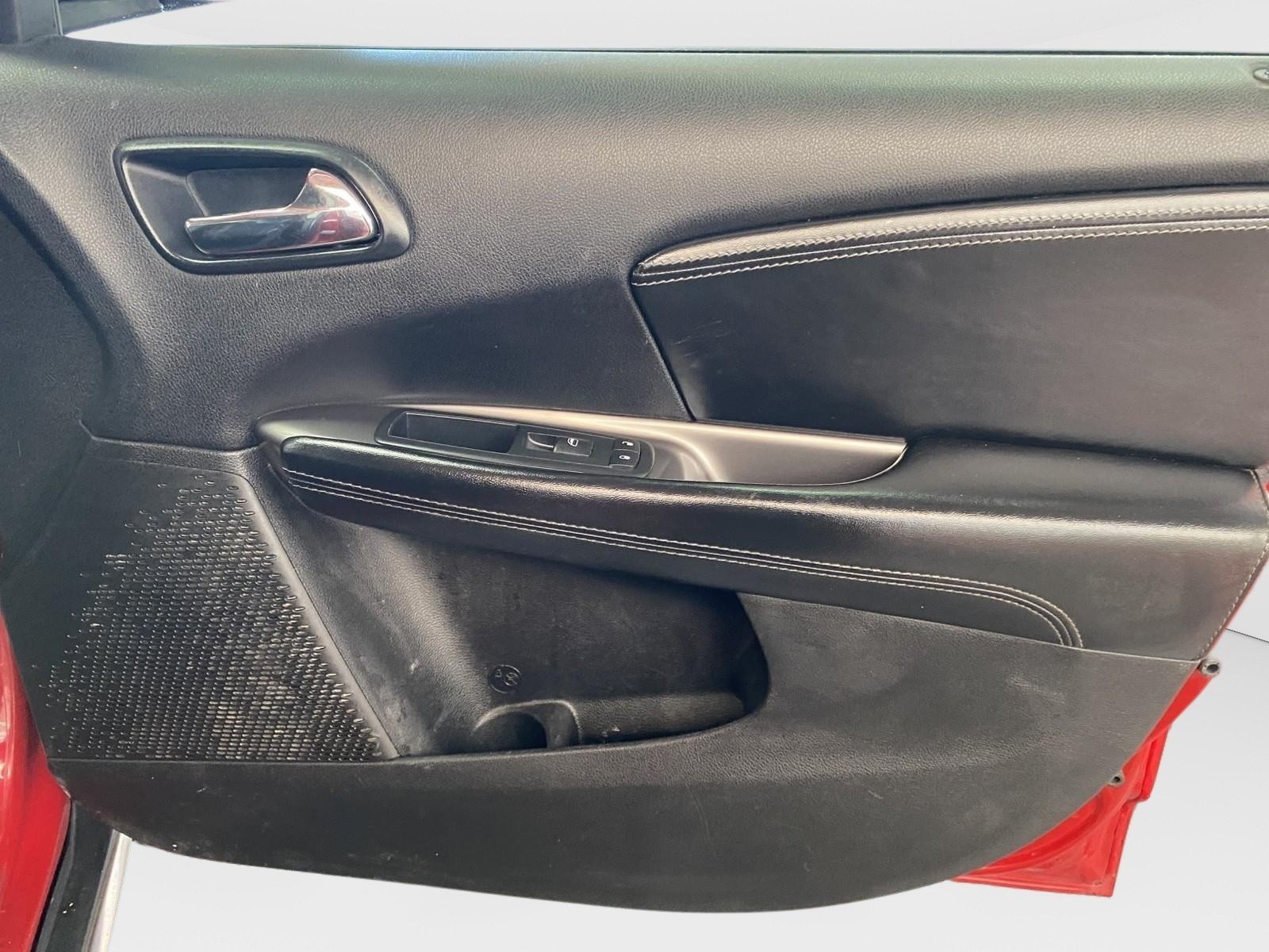 Used 2016 Dodge Journey Crossroad w/ Popular Equipment Group FWD image 7