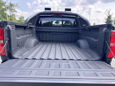 Used 2021 Chevrolet Colorado ZR2 w/ ZR2 Midnight Special Edition AWD/4WD image 22