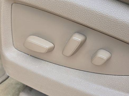 Used 2017 Chevrolet Tahoe LT image 12