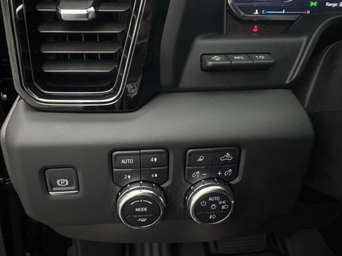 Used 2024 GMC Sierra 1500 AT4X AWD/4WD image 29