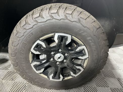 Used 2024 Chevrolet Silverado 1500 ZR2 w/ Technology Package AWD/4WD image 10