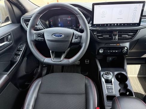 Used 2023 Ford Escape ST-Line w/ Tech Pack #1 AWD/4WD image 9