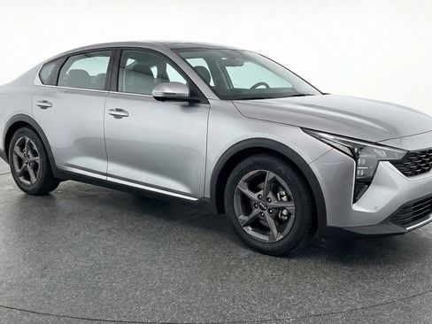 Used 2025 Kia K4 FWD image 1