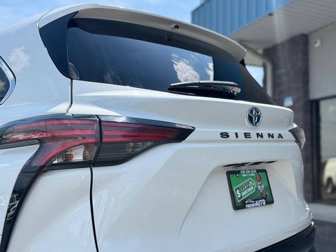 Used 2021 Toyota Sienna XLE AWD/4WD image 55