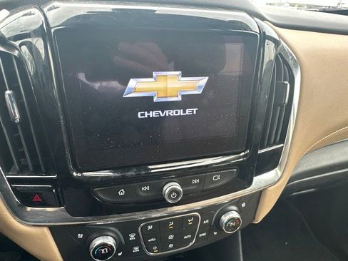 Used 2023 Chevrolet Traverse Premier AWD/4WD image 9