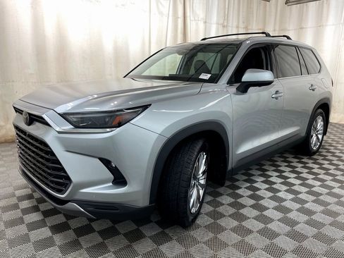 Used 2024 Toyota Grand Highlander XLE image 22