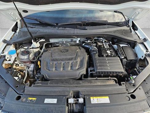 Used 2023 Volkswagen Tiguan SE R-Line image 25