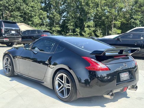 Used 2014 Nissan 370Z Coupe RWD image 5