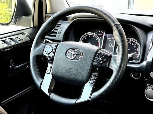 Used 2021 Toyota 4Runner TRD Off-Road Premium AWD/4WD image 31