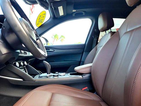 Used 2022 Alfa Romeo Stelvio Ti AWD/4WD image 25
