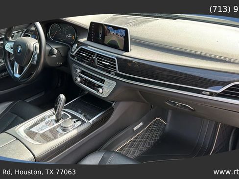 Used 2018 BMW 740i RWD image 47