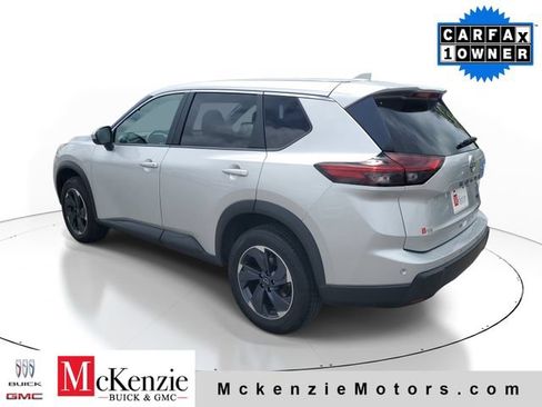 Used 2024 Nissan Rogue SV FWD image 3