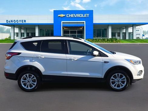 Used 2018 Ford Escape SEL image 4