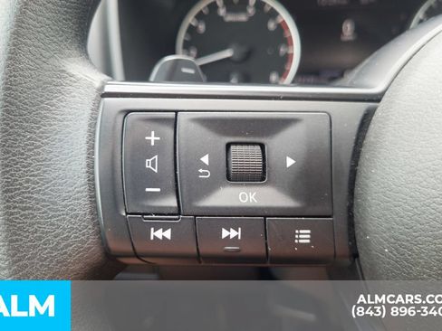 Used 2024 Nissan Rogue S FWD image 11