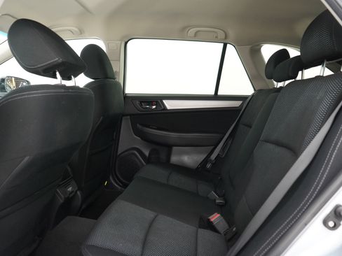 Used 2018 Subaru Outback 2.5i Premium image 19