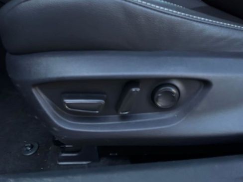 Used 2025 Toyota Camry SE FWD image 9