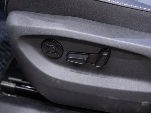 New 2026 Volkswagen Tiguan SE AWD/4WD image 9