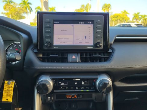 Used 2022 Toyota RAV4 LE image 20