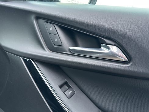 Used 2025 Chevrolet Equinox LT w/ Convenience Package II image 24