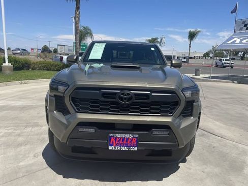 Used 2025 Toyota Tacoma TRD Sport w/ TRD Sport Premium Package AWD/4WD image 3