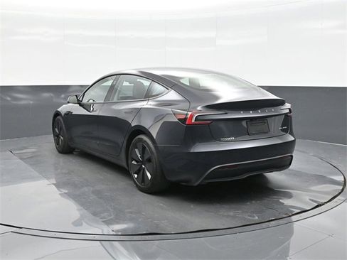 Used 2025 Tesla Model 3 Long Range image 8
