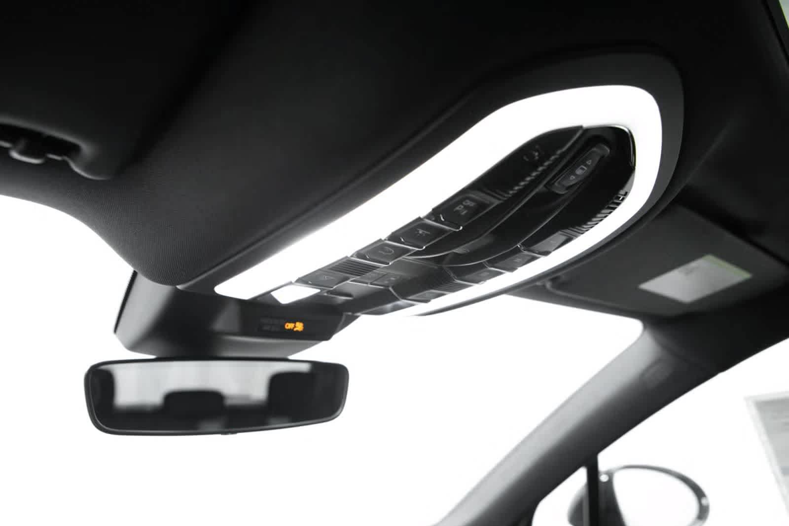 Certified 2026 Porsche Macan S AWD/4WD image 31