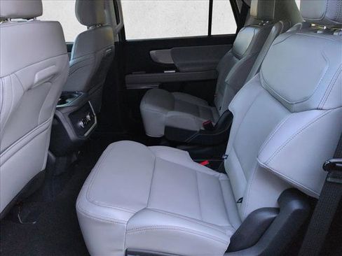 New 2025 Ford Expedition Active image 14