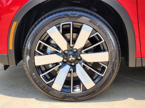 New 2025 Mitsubishi Outlander SE image 7