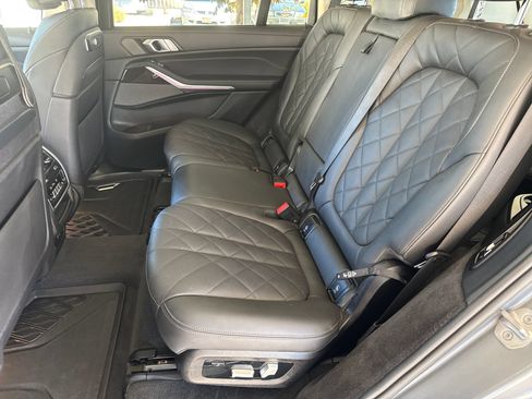 Used 2024 BMW X7 xDrive40i AWD/4WD image 18