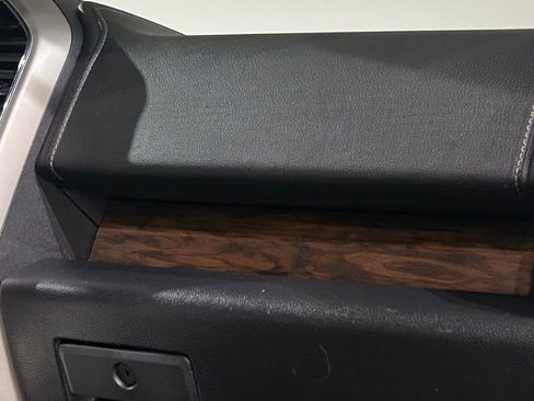 Used 2019 Ford F150 Lariat w/ Equipment Group 502A Luxury AWD/4WD image 57
